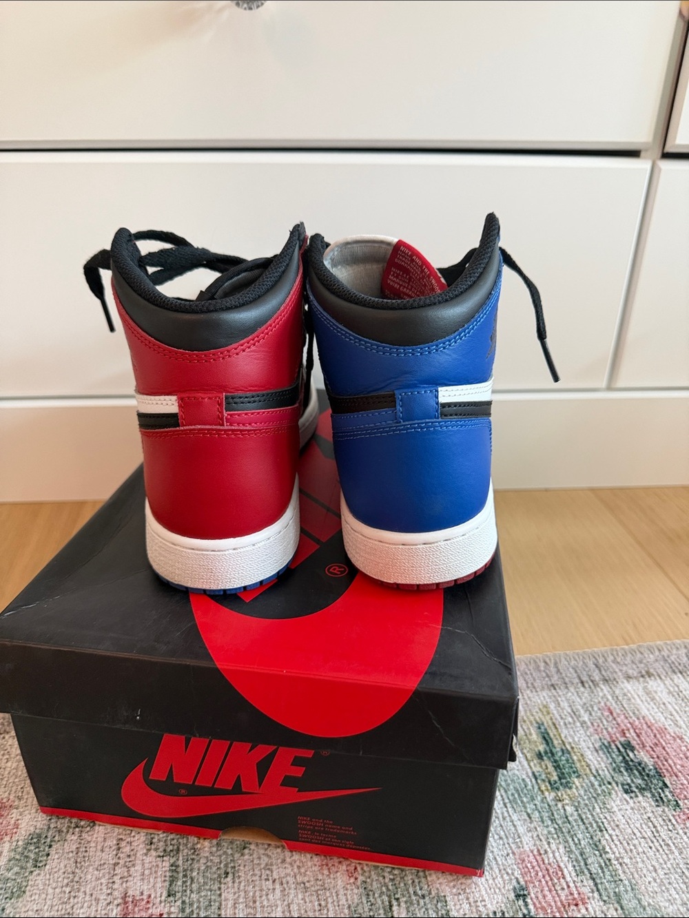 Nike Kids Jordan 1 - Picture 3 of 6